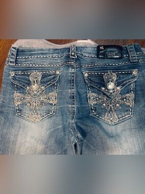 Grace in LA Women's Blue Embellished Bootcut Capris